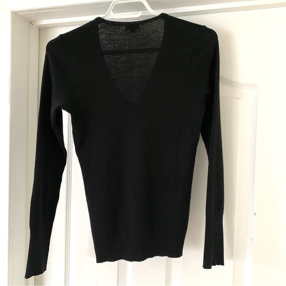 UNITED COLORS OF BENETTON V-Neck Black Long Sleeved Sweater - Picture 2 of 4